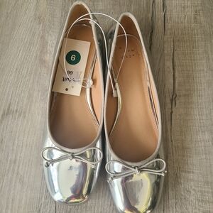 NWT- Joy Ballet Pumps Silver Mirror Patent Leather, NWT Sz. 9.5
